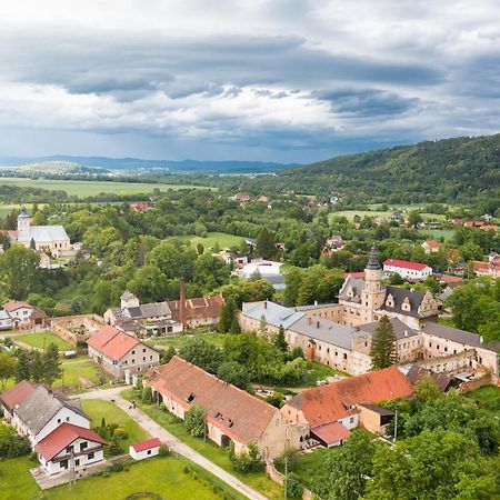 Palac Gorzanow المظهر الخارجي الصورة
